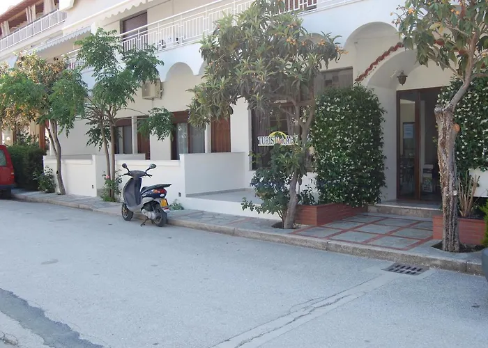 Giorgos Square Vrasná