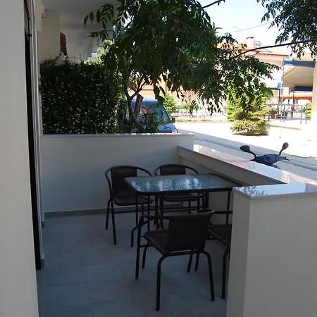 Apartment Giorgos Square Vrasná