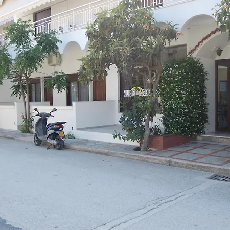 Giorgos Square Vrasná