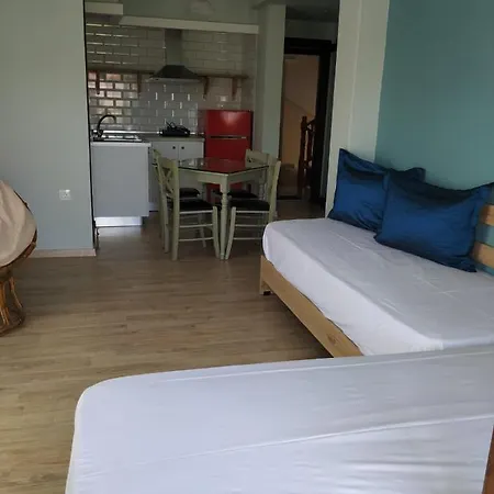 Giorgos Square Apartment Vrasná