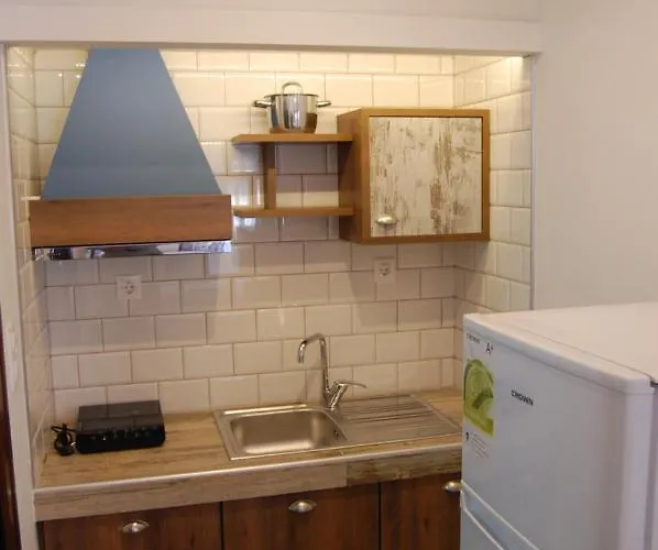 Giorgos Square * Vrasná